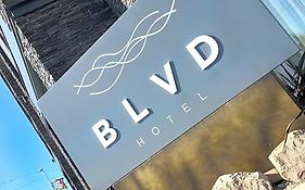 Boulevard Hotel